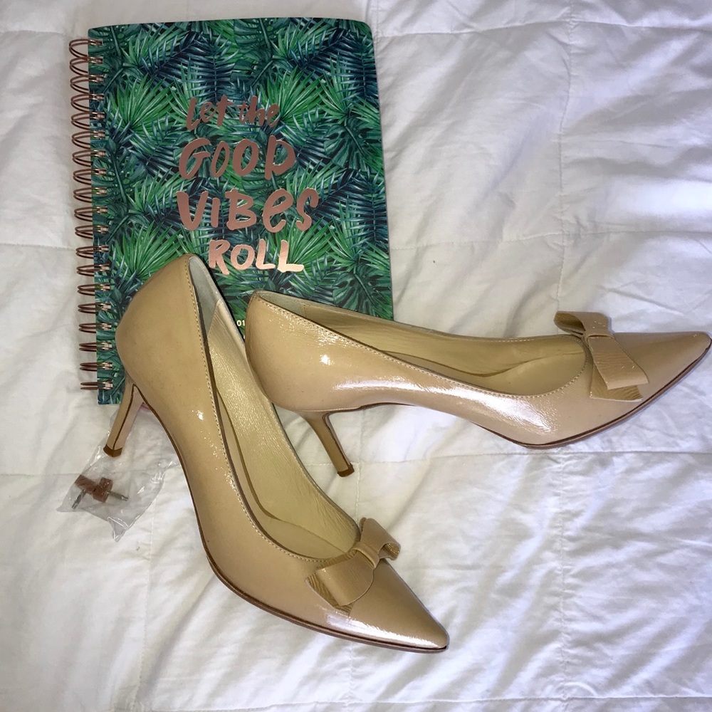 Size 10 Butter Shoes Nude Patent Heel with Bows
